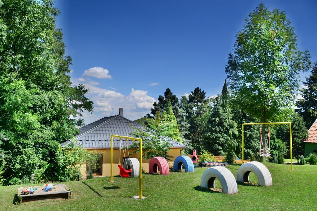 Villa Areal Hradisek Klobouky u Brna Exterior foto